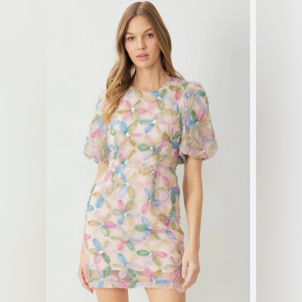 3D floral mini with open back sign. Has sequins in the flowers